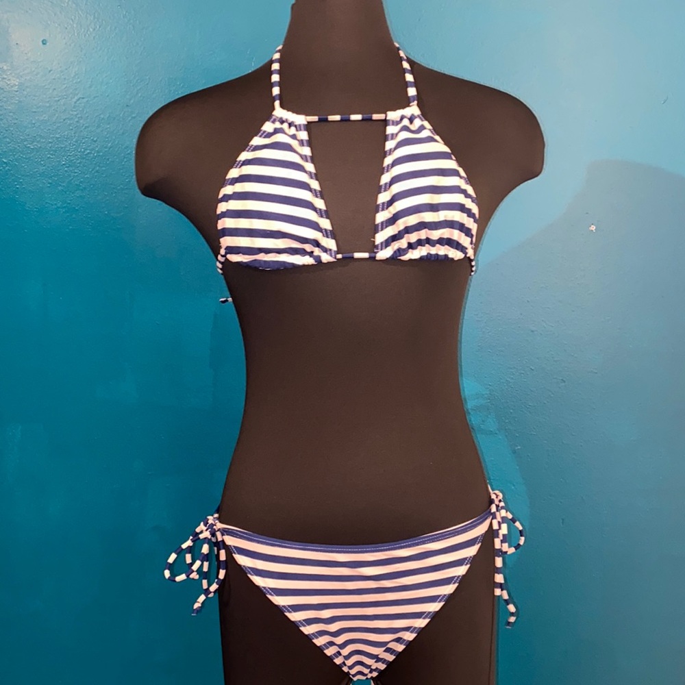 2 piece front peep navy stripped swimsuit set